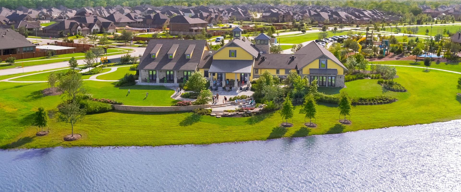 Sawmill Lake Club in Sienna TX